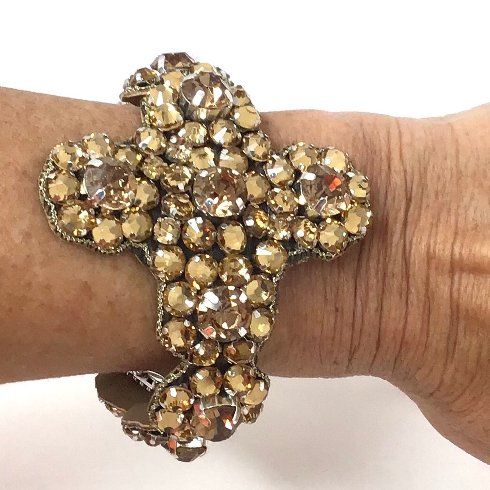 BLING CRYSTAL & BEADED CROSS BRACELET